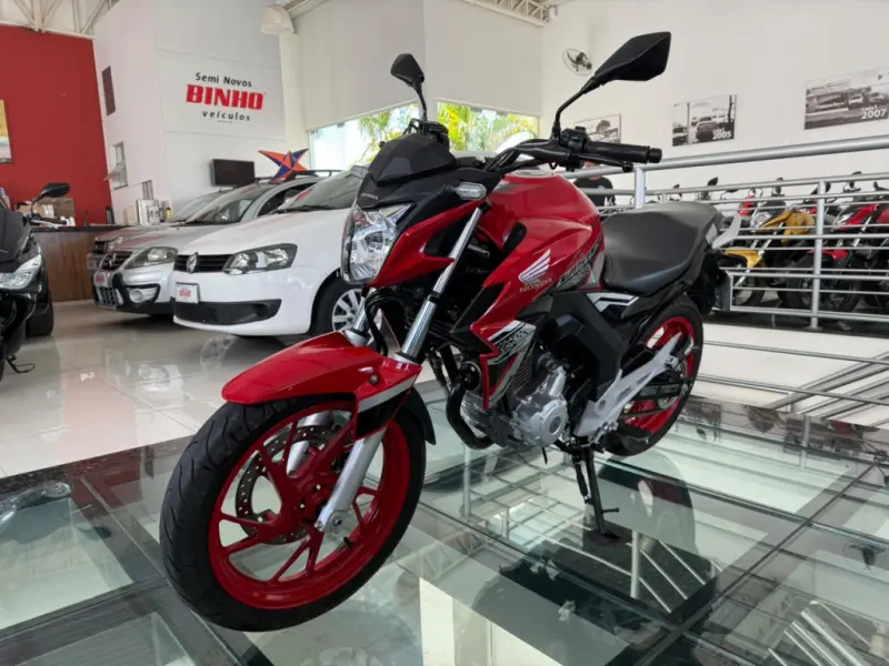 CB 250 F Twister - Foto