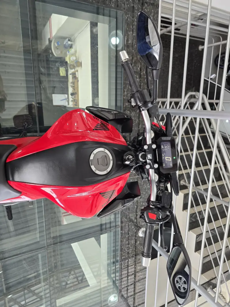 CB 300 F Twister - Foto