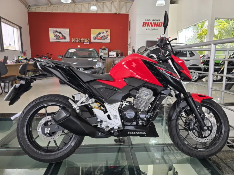 CB 300 F Twister - Foto