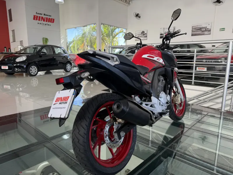 CB 250 F Twister - Foto
