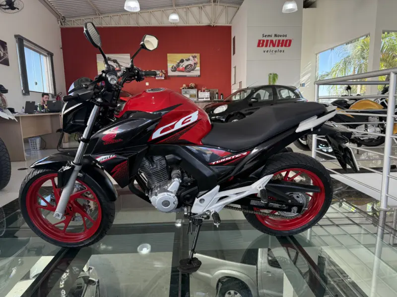 CB 250 F Twister - Foto
