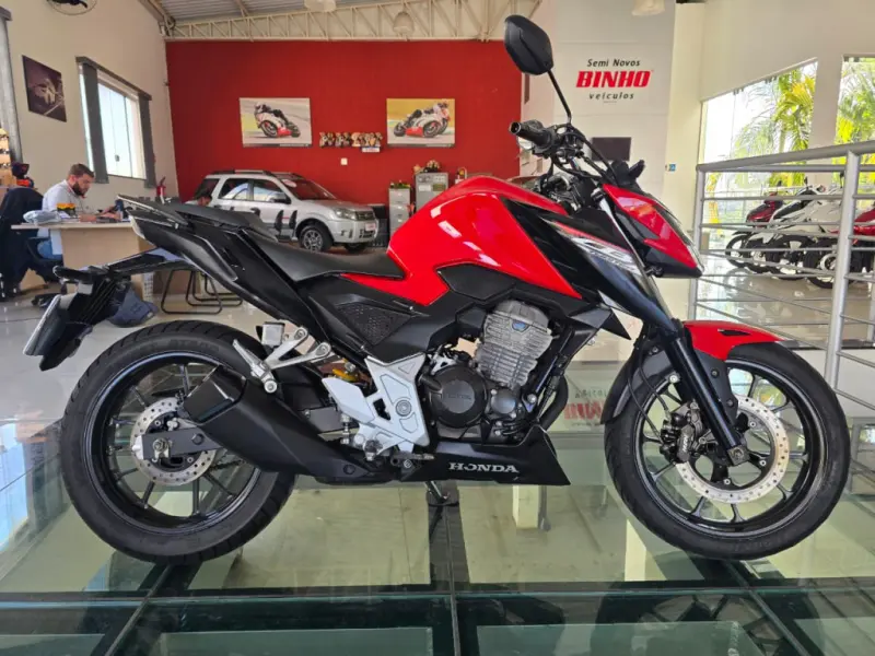 CB 300 F Twister - Foto