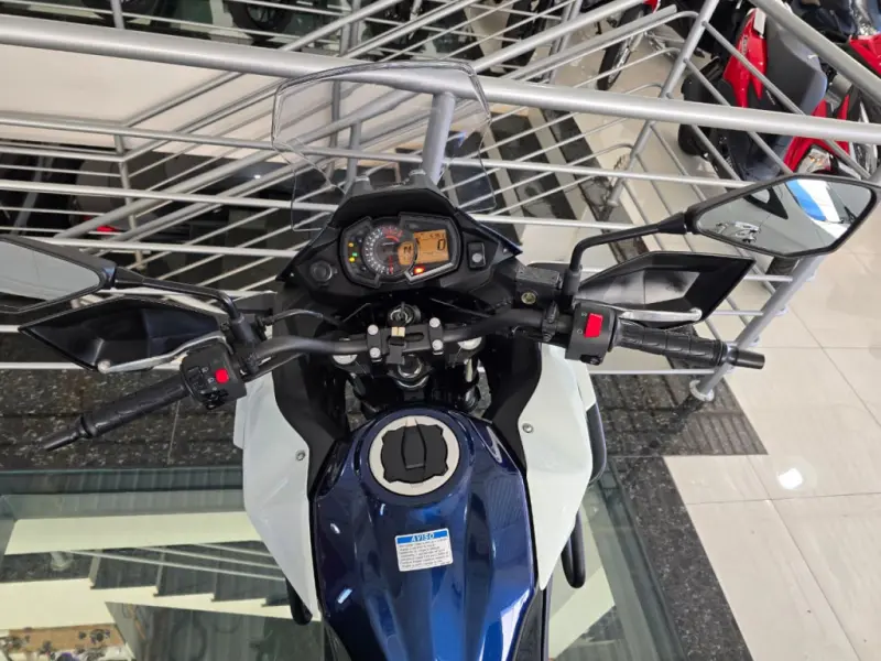 Versys 300 - Foto
